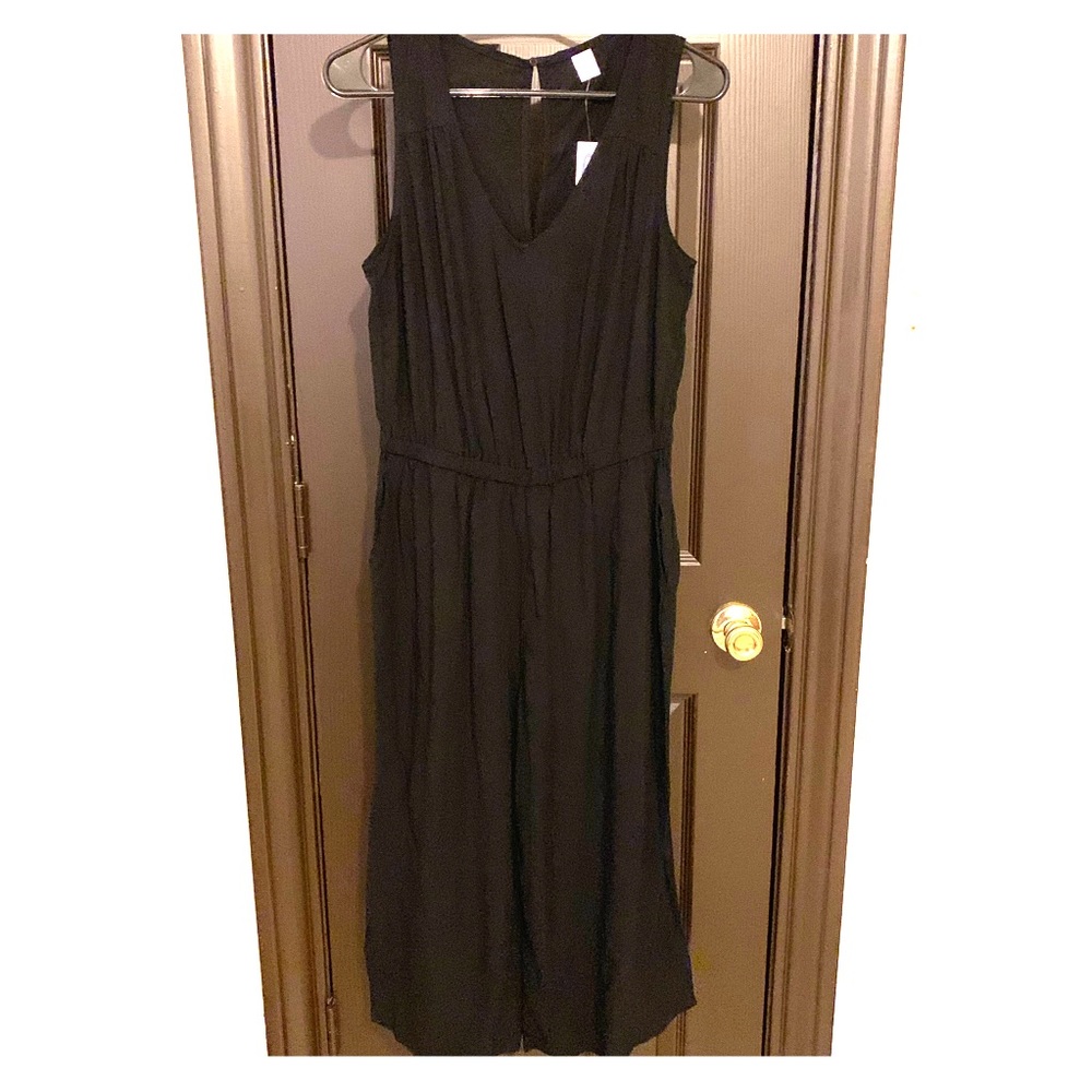 Sleeveless black jumpsuit
